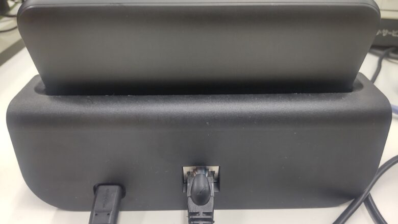 Speed Wi-Fi DOCK 5G 01クレードル